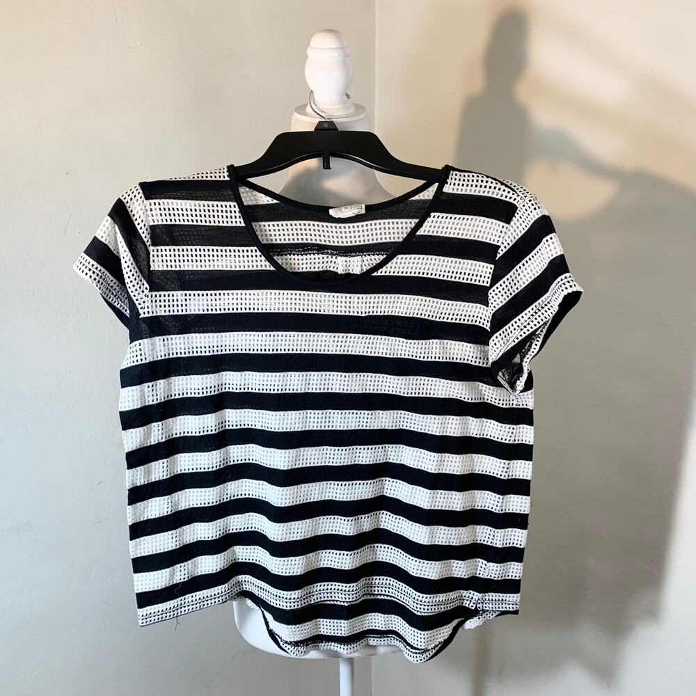 Converse women’s t-shirt size L